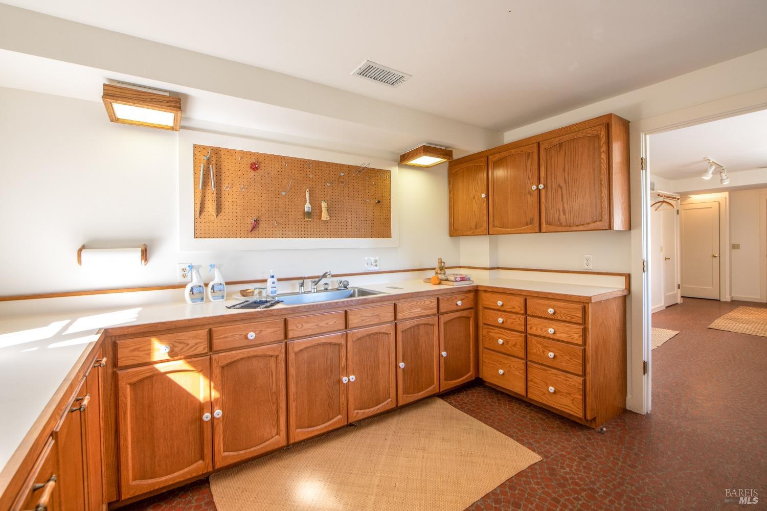 Detail Gallery Image 38 of 40 For 20 Vista Dr, Kentfield,  CA 94904 - 4 Beds | 1/1 Baths