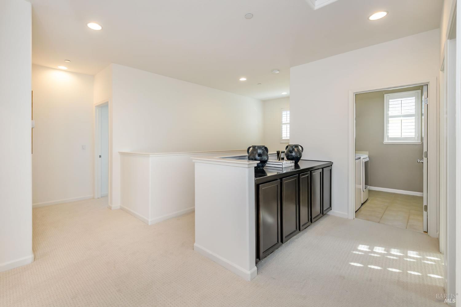 Detail Gallery Image 22 of 46 For 1727 Chinar Dr, Petaluma,  CA 94954 - 4 Beds | 2/1 Baths