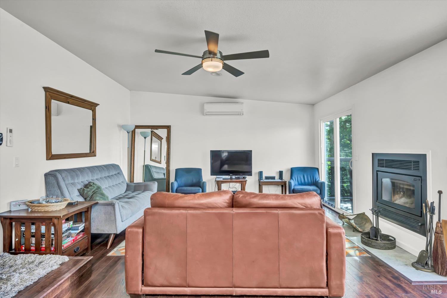 Detail Gallery Image 15 of 31 For 13624 Anderson Rd, Lower Lake,  CA 95457 - 3 Beds | 2 Baths