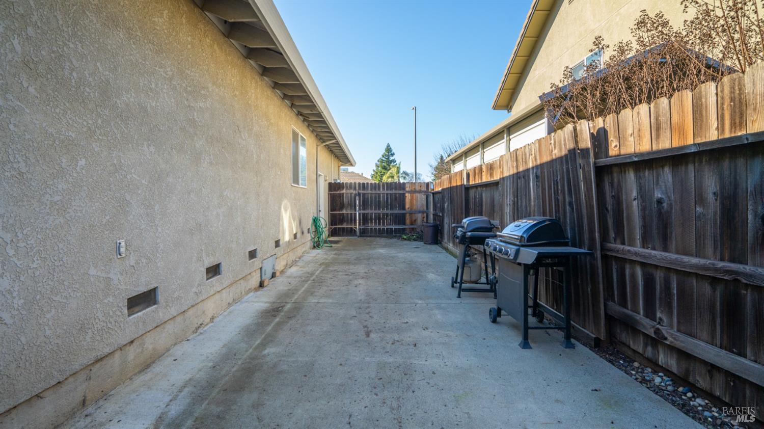 Detail Gallery Image 41 of 44 For 160 Lynd Way, Dixon,  CA 95620 - 3 Beds | 2/1 Baths