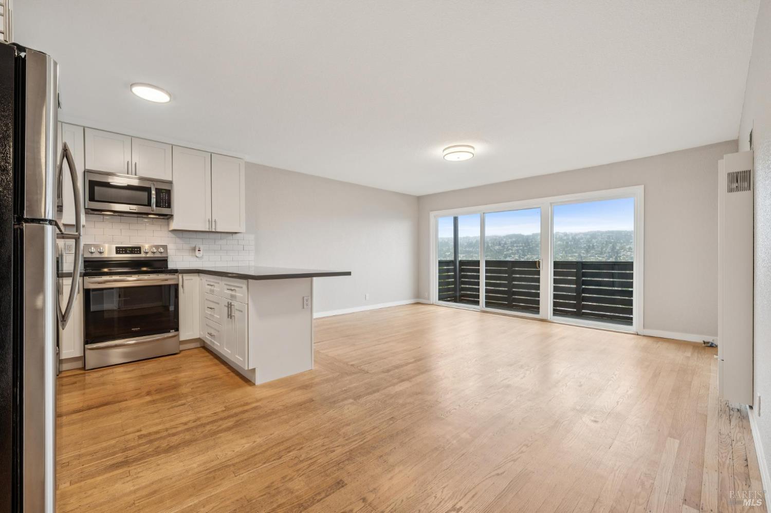 Front Image Thumbnail for BA326001675