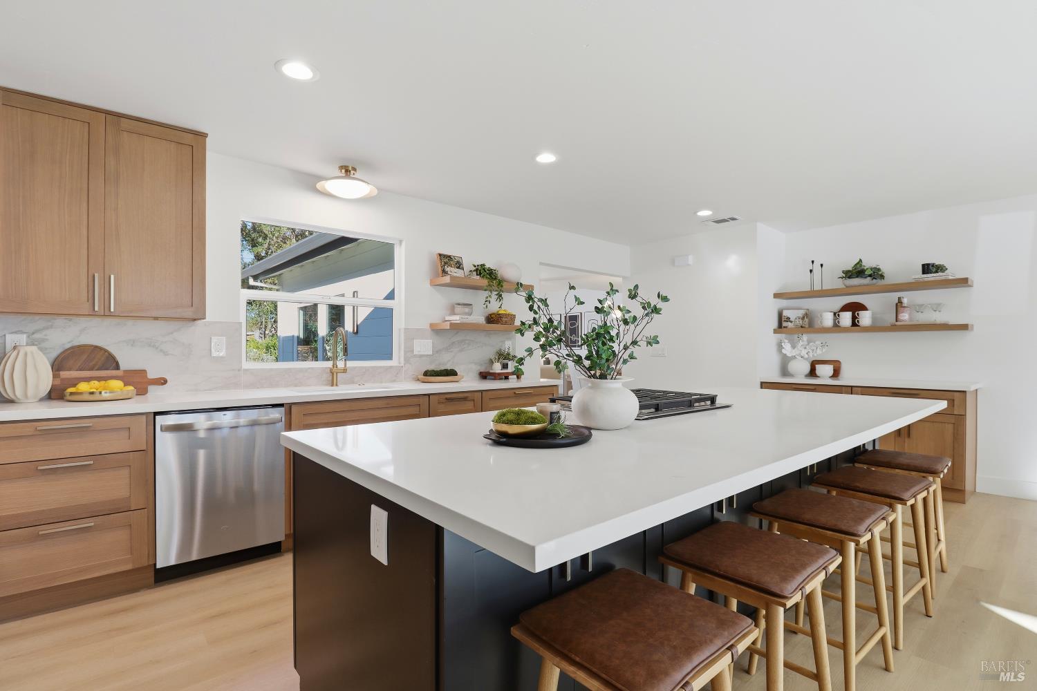 Detail Gallery Image 12 of 41 For 791 Storybook Ct, Novato,  CA 94947 - 3 Beds | 2/1 Baths