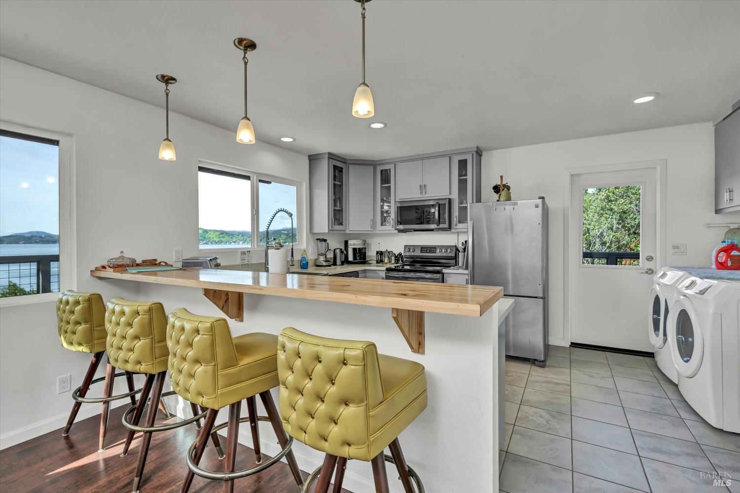 Detail Gallery Image 5 of 31 For 13624 Anderson Rd, Lower Lake,  CA 95457 - 3 Beds | 2 Baths