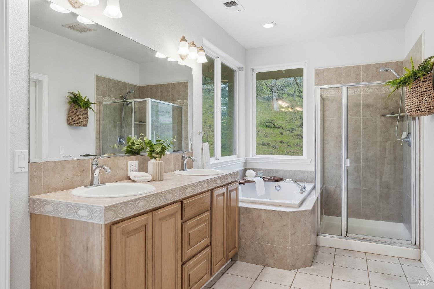 Detail Gallery Image 40 of 75 For 19429 Moon Ridge Rd, Hidden Valley Lake,  CA 95467 - 4 Beds | 2/1 Baths
