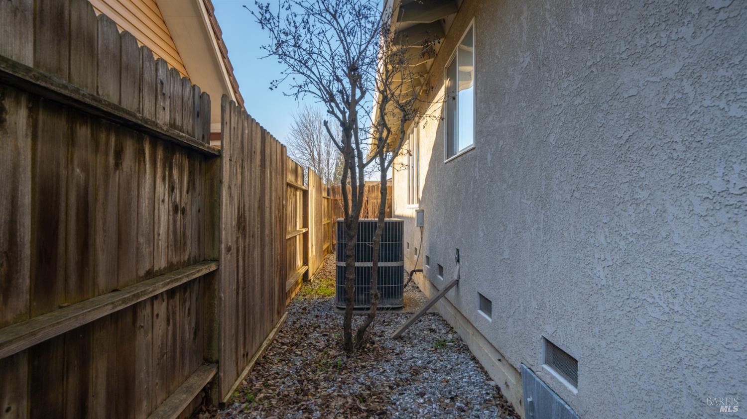 Detail Gallery Image 38 of 44 For 160 Lynd Way, Dixon,  CA 95620 - 3 Beds | 2/1 Baths