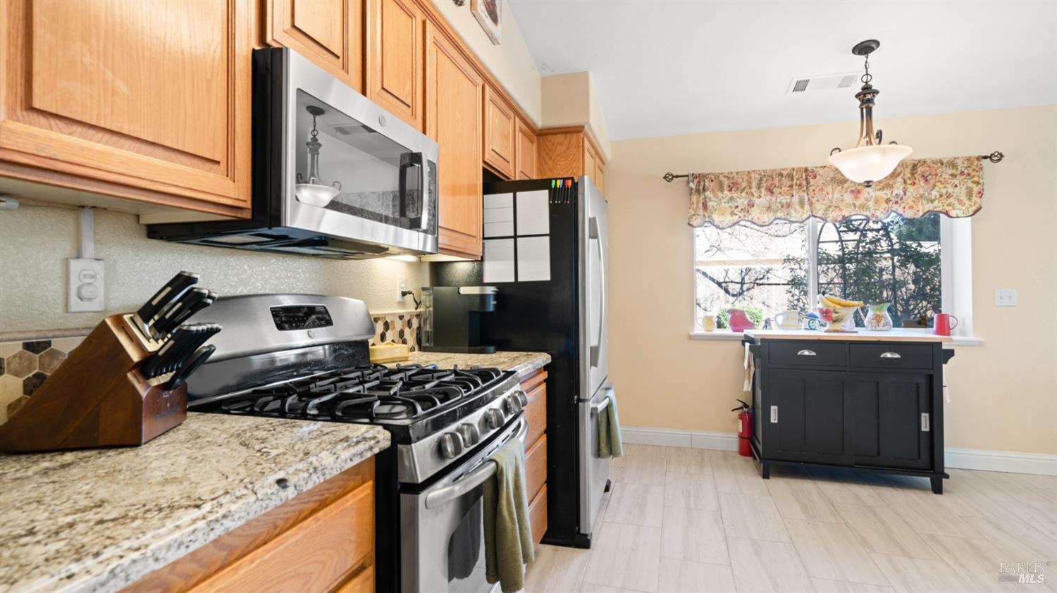 Detail Gallery Image 15 of 49 For 715 Wiegand Way, Dixon,  CA 95620 - 4 Beds | 2 Baths