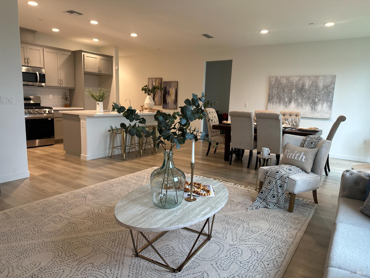 Detail Gallery Image 5 of 20 For 5422 Nuovo Way, Antioch,  CA 94531 - 4 Beds | 2 Baths