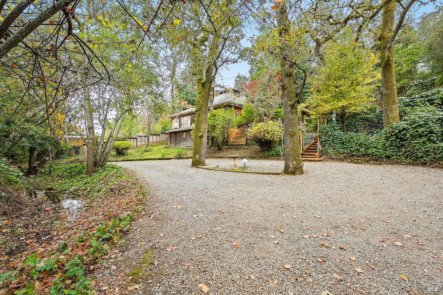 Detail Gallery Image 9 of 55 For 101 Laurel Grove Ave, Kentfield,  CA 94904 - 3 Beds | 2/1 Baths