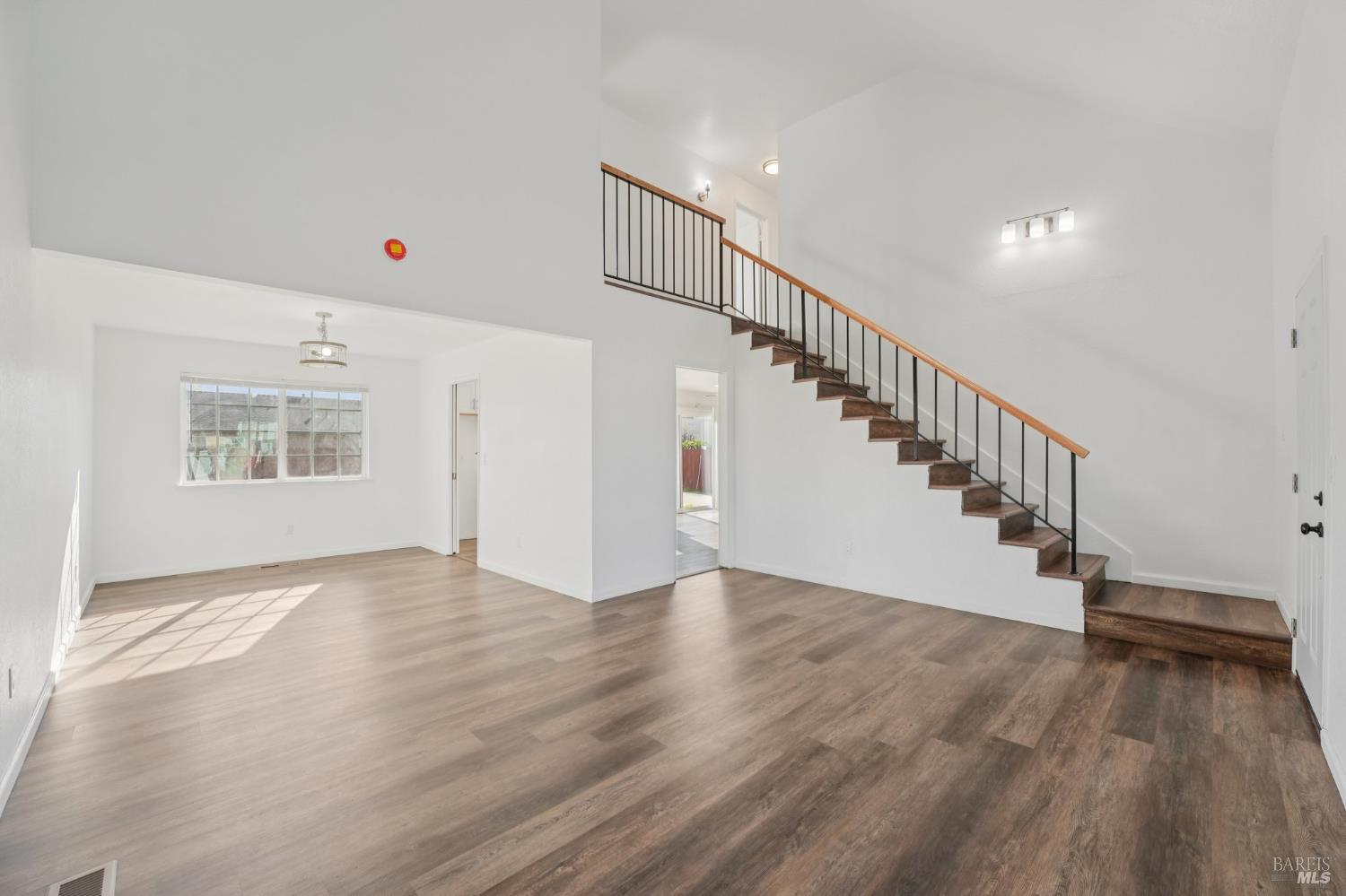 Detail Gallery Image 3 of 32 For 1109 Waxwing Dr, Suisun City,  CA 94585 - 4 Beds | 2/1 Baths