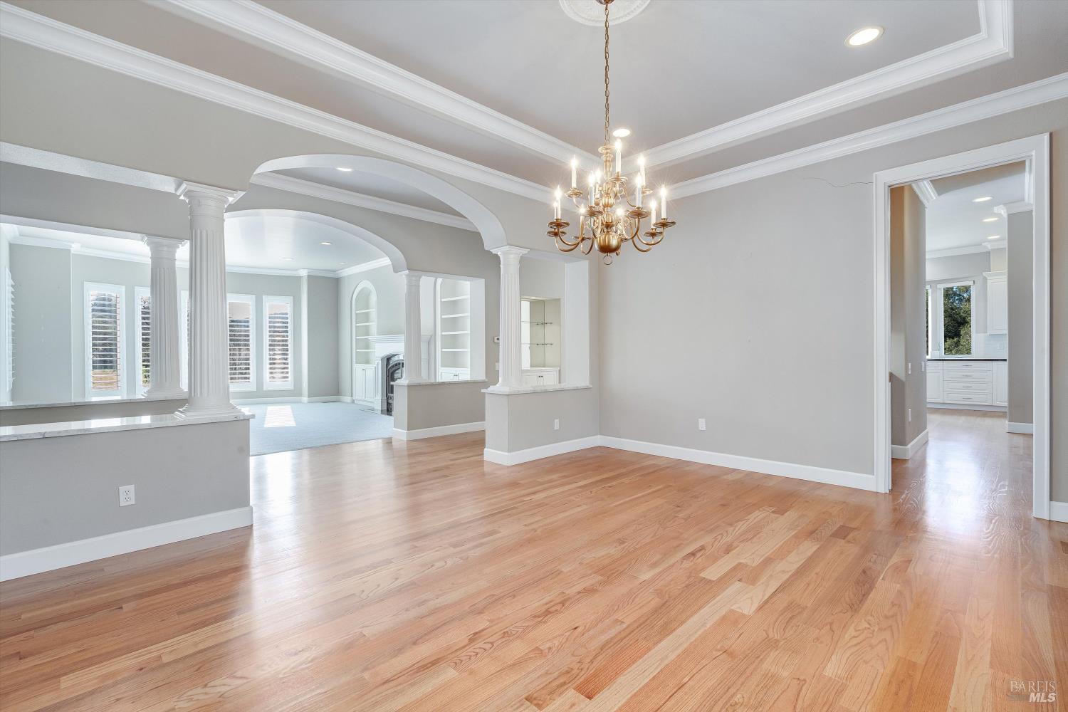 Detail Gallery Image 11 of 48 For 3557 Golf View Ter, Santa Rosa,  CA 95405 - 4 Beds | 3/1 Baths