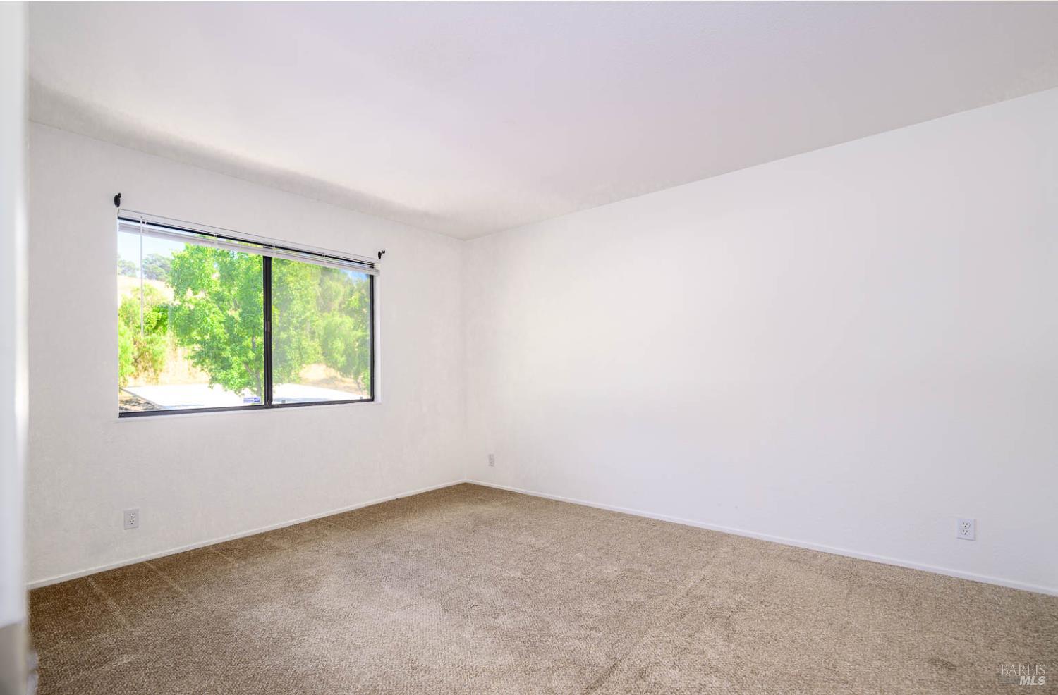 Detail Gallery Image 9 of 11 For 900 Cambridge Dr #114,  Benicia,  CA 94510 - 2 Beds | 1 Baths