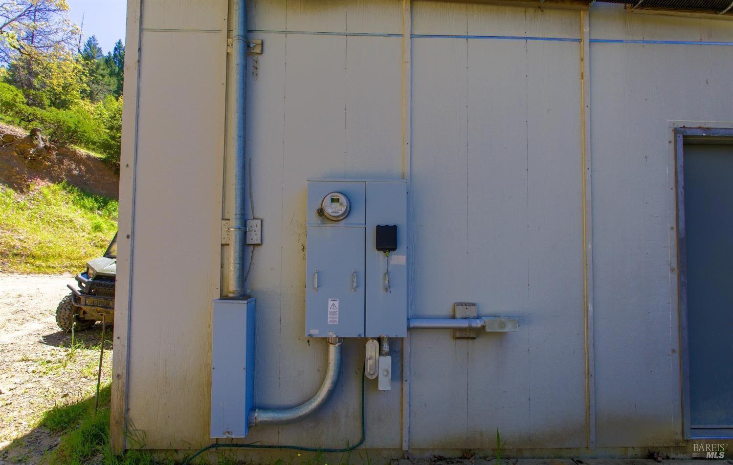 Detail Gallery Image 2 of 12 For 53310 Highway 101 Hwy, Laytonville,  CA 95454 - – Beds | – Baths