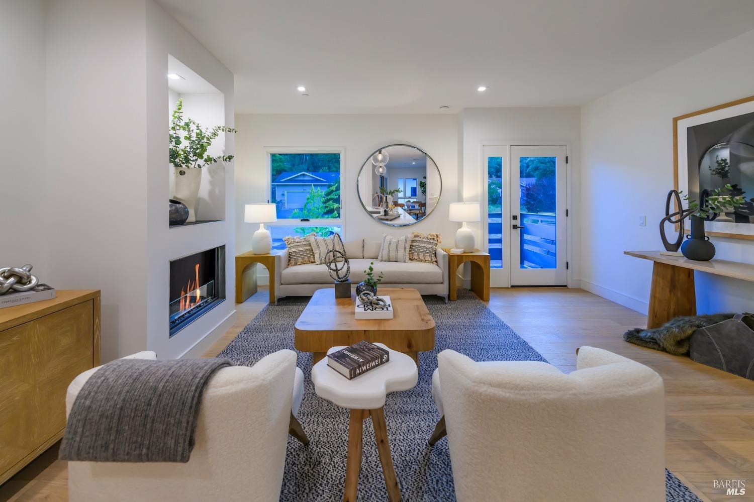 Detail Gallery Image 6 of 26 For 1112 Foster Rd, Napa,  CA 94558 - 2 Beds | 2/1 Baths