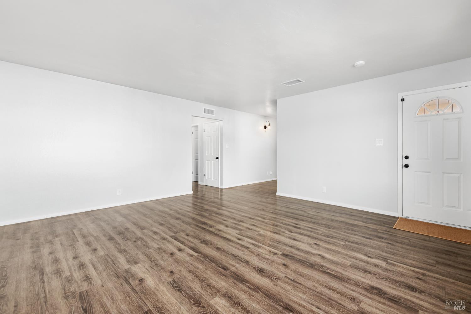 Detail Gallery Image 7 of 44 For 239 Deodara St, Vacaville,  CA 95688 - 3 Beds | 2 Baths