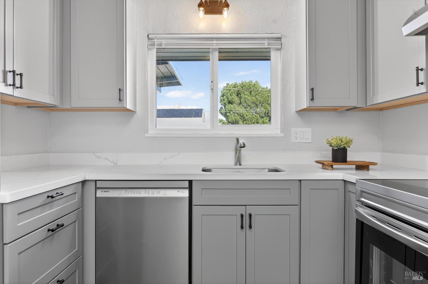 Detail Gallery Image 34 of 44 For 239 Deodara St, Vacaville,  CA 95688 - 3 Beds | 2 Baths