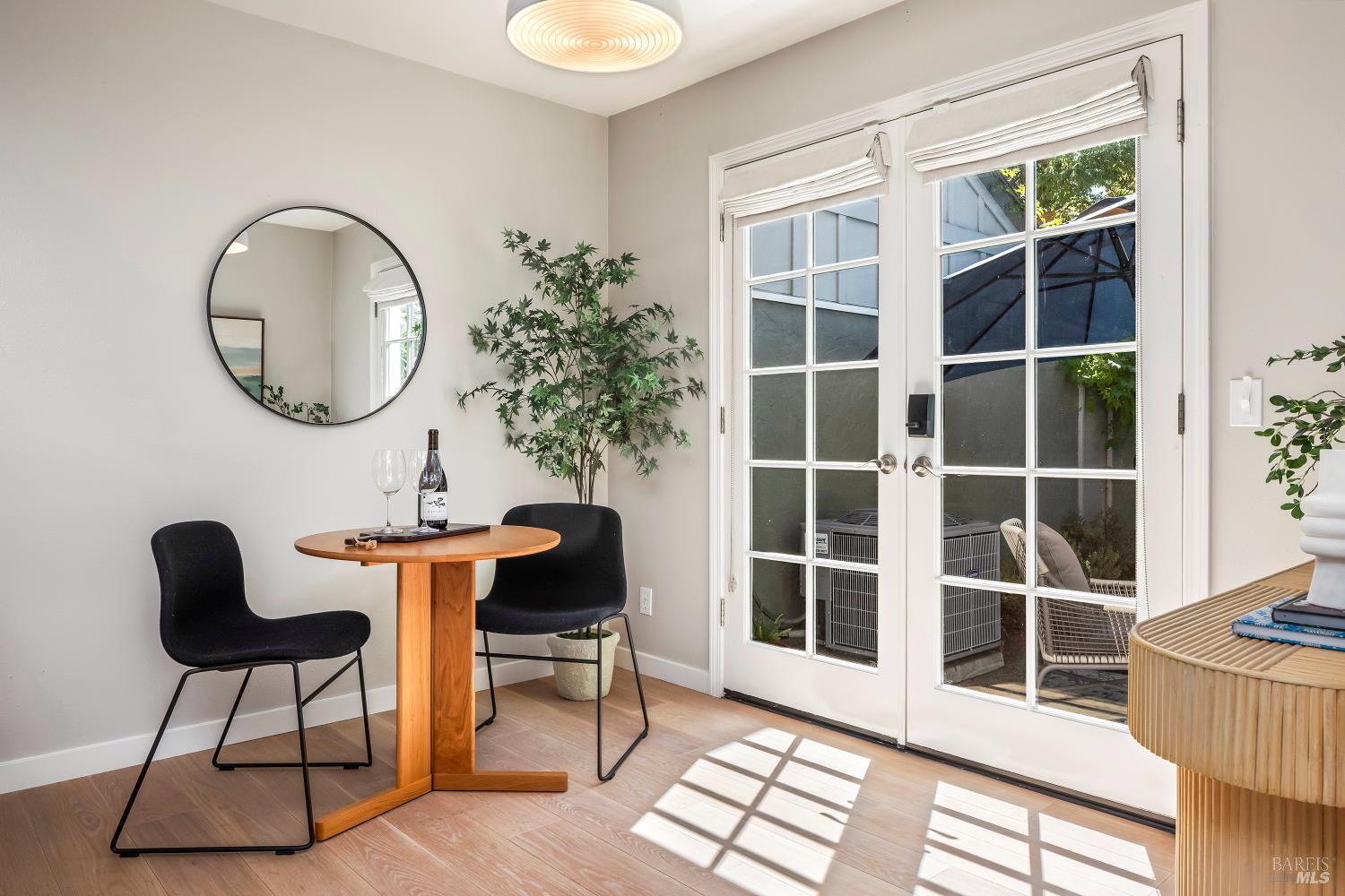 Detail Gallery Image 13 of 24 For 18105 Vassar Ct, Sonoma,  CA 95476 - 3 Beds | 2/1 Baths