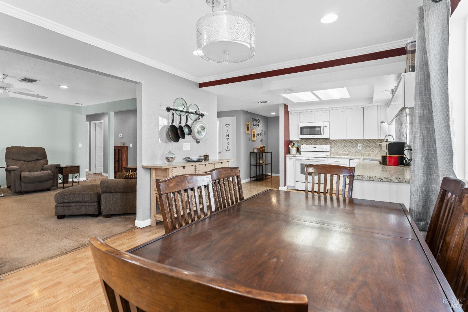 Detail Gallery Image 19 of 48 For 230 James Ct, Vacaville,  CA 95687 - 3 Beds | 2 Baths