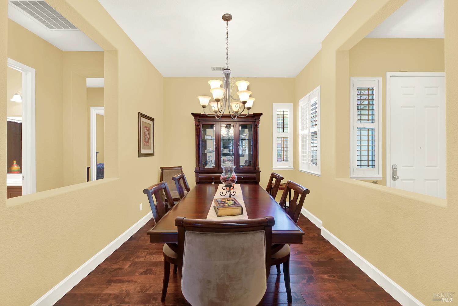 Detail Gallery Image 36 of 86 For 681 Canterbury Cir, Vacaville,  CA 95687 - 3 Beds | 2/1 Baths