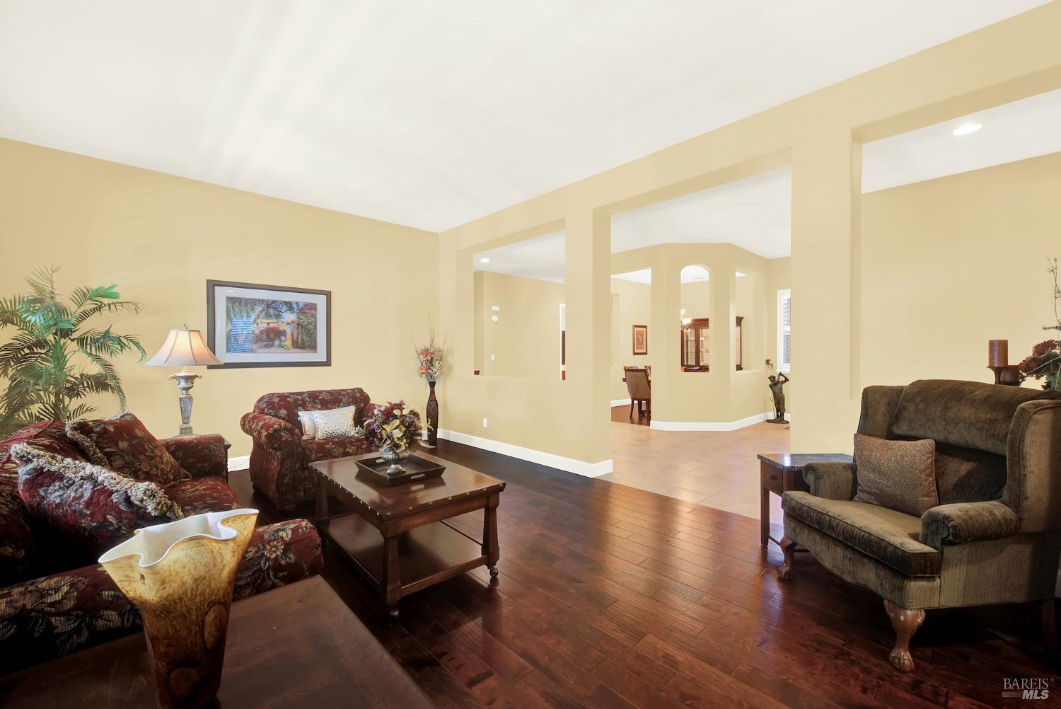 Detail Gallery Image 12 of 86 For 681 Canterbury Cir, Vacaville,  CA 95687 - 3 Beds | 2/1 Baths