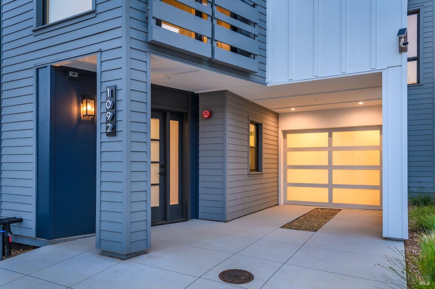 Front Image Thumbnail for BA326001987