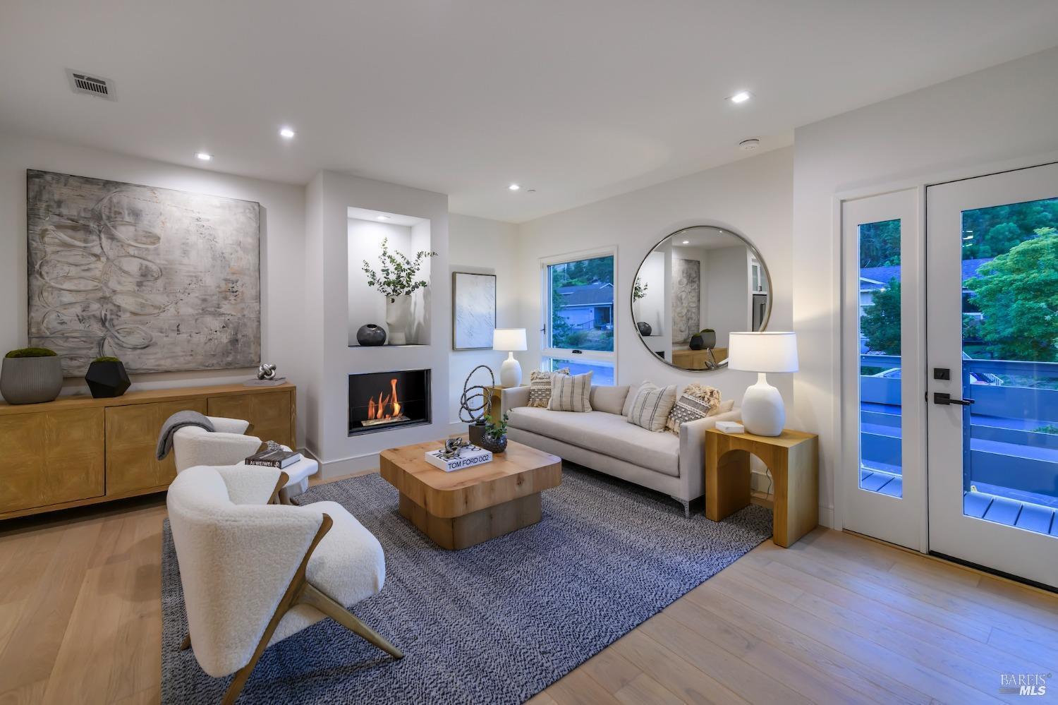 Detail Gallery Image 9 of 26 For 1112 Foster Rd, Napa,  CA 94558 - 2 Beds | 2/1 Baths