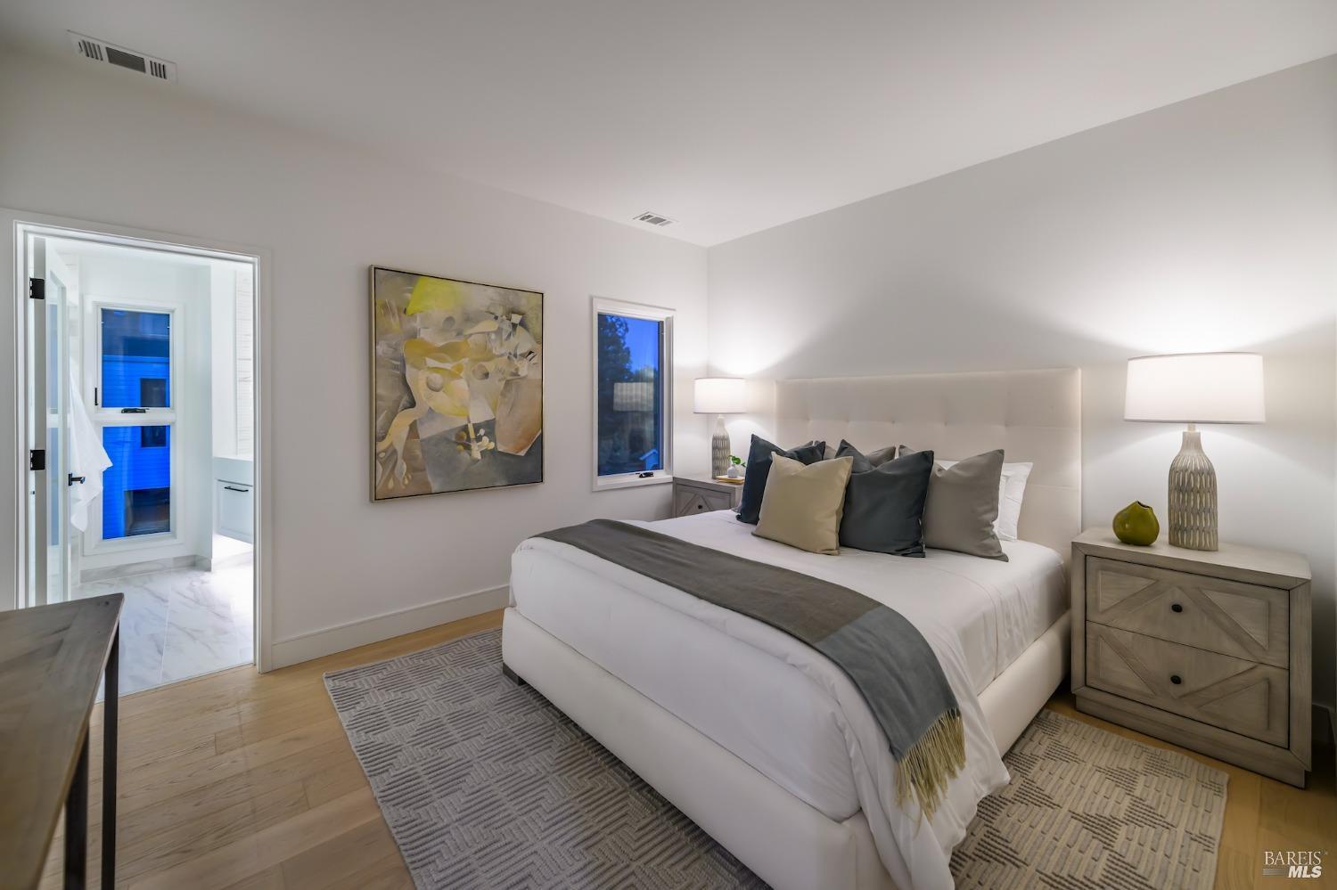 Detail Gallery Image 16 of 26 For 1112 Foster Rd, Napa,  CA 94558 - 2 Beds | 2/1 Baths