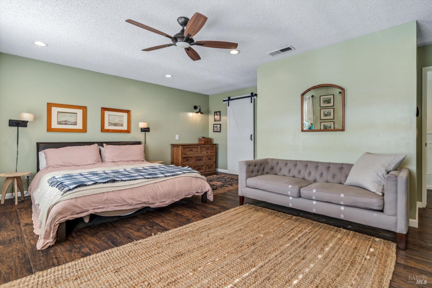 Detail Gallery Image 21 of 27 For 5127 Oak Park Way, Santa Rosa,  CA 95409 - 4 Beds | 3 Baths