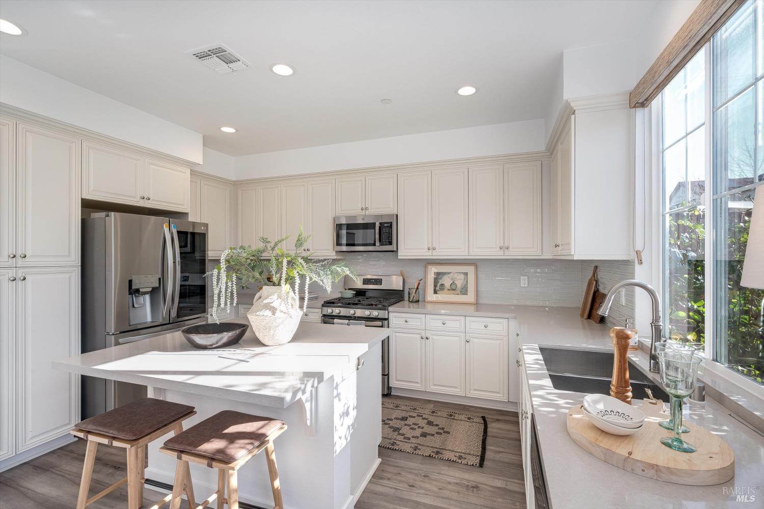 Detail Gallery Image 19 of 62 For 2560 Red Willow Dr, Santa Rosa,  CA 95403 - 4 Beds | 3 Baths