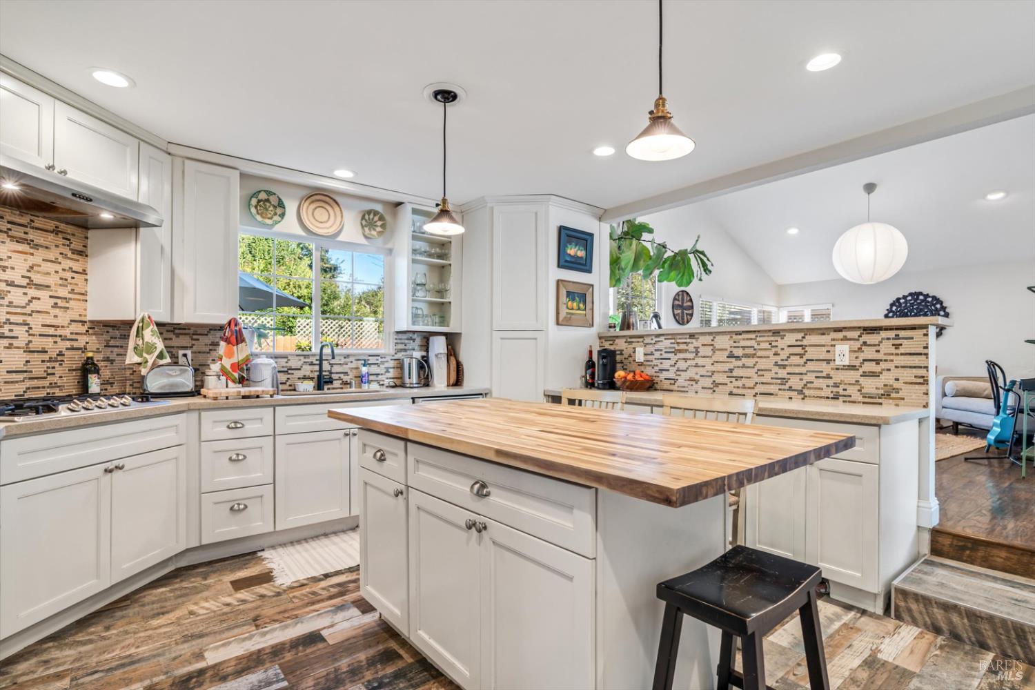 Detail Gallery Image 12 of 27 For 5127 Oak Park Way, Santa Rosa,  CA 95409 - 4 Beds | 3 Baths