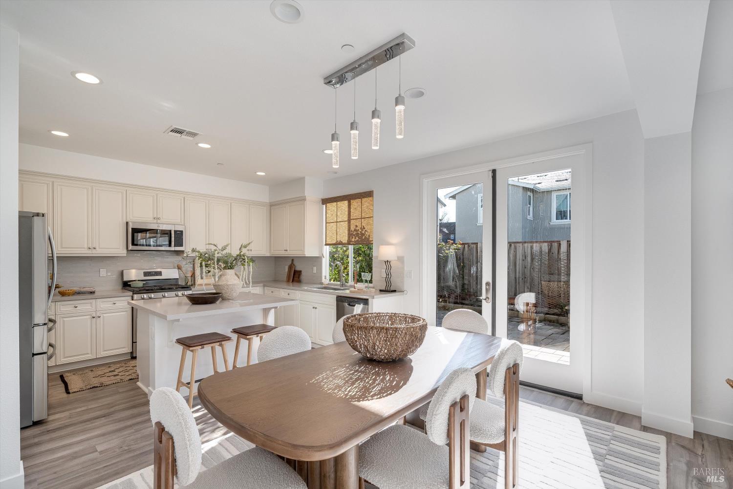 Detail Gallery Image 15 of 62 For 2560 Red Willow Dr, Santa Rosa,  CA 95403 - 4 Beds | 3 Baths