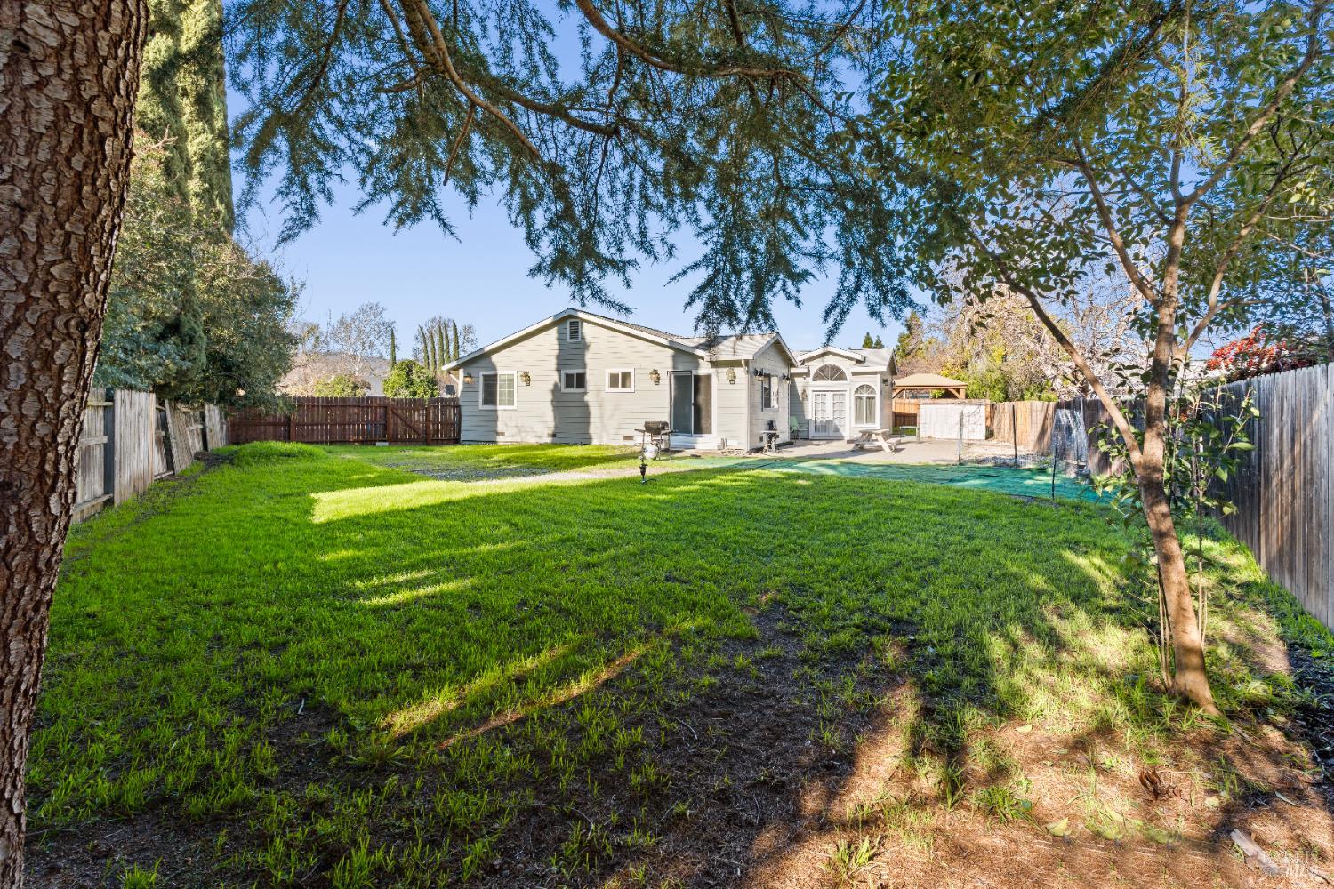 Detail Gallery Image 40 of 48 For 230 James Ct, Vacaville,  CA 95687 - 3 Beds | 2 Baths