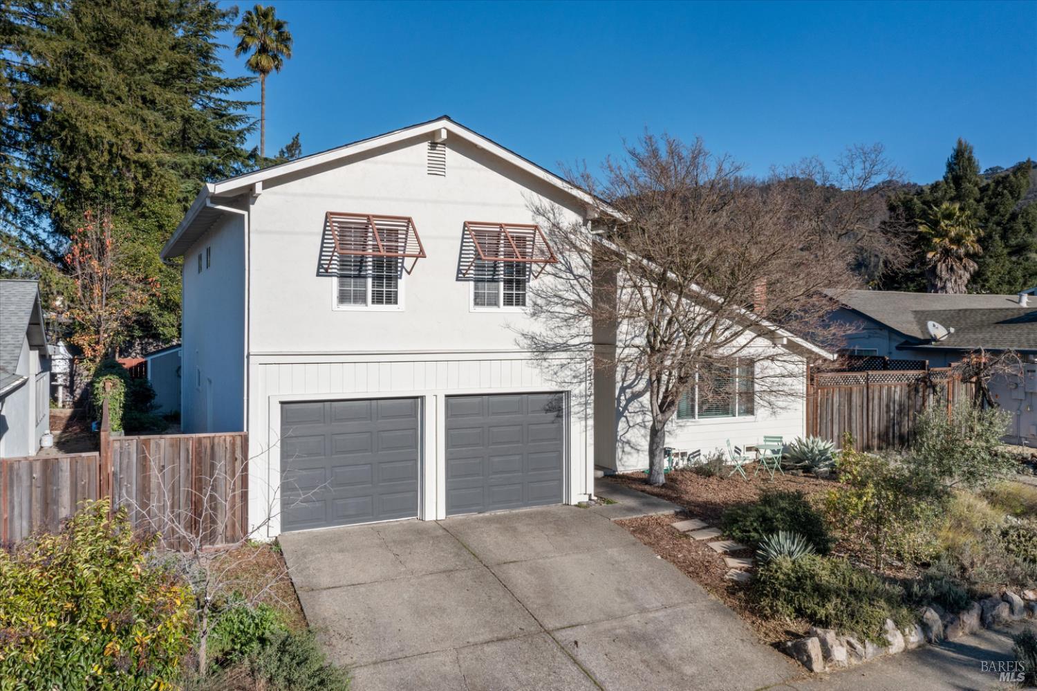 Detail Gallery Image 3 of 27 For 5127 Oak Park Way, Santa Rosa,  CA 95409 - 4 Beds | 3 Baths