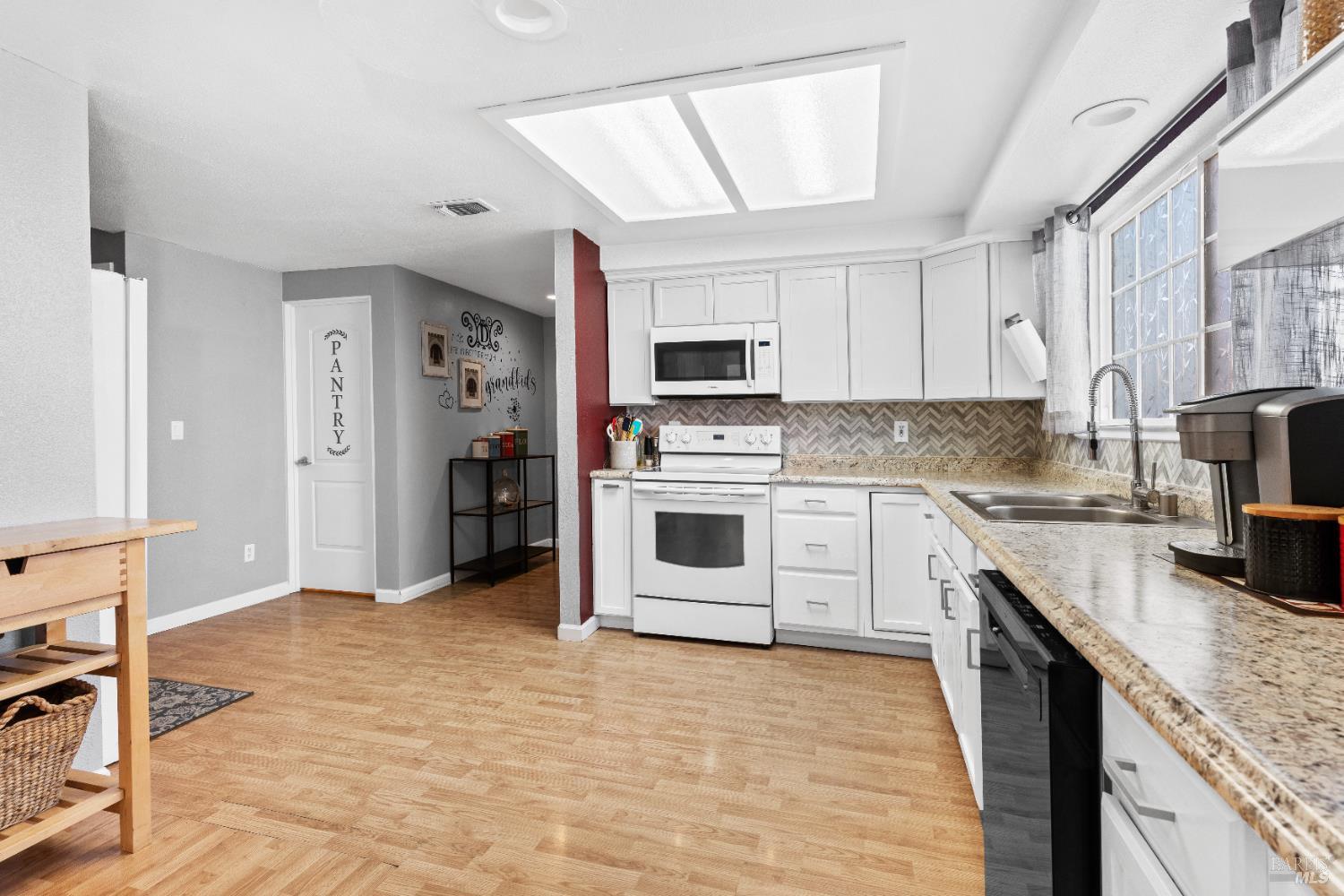 Detail Gallery Image 18 of 48 For 230 James Ct, Vacaville,  CA 95687 - 3 Beds | 2 Baths