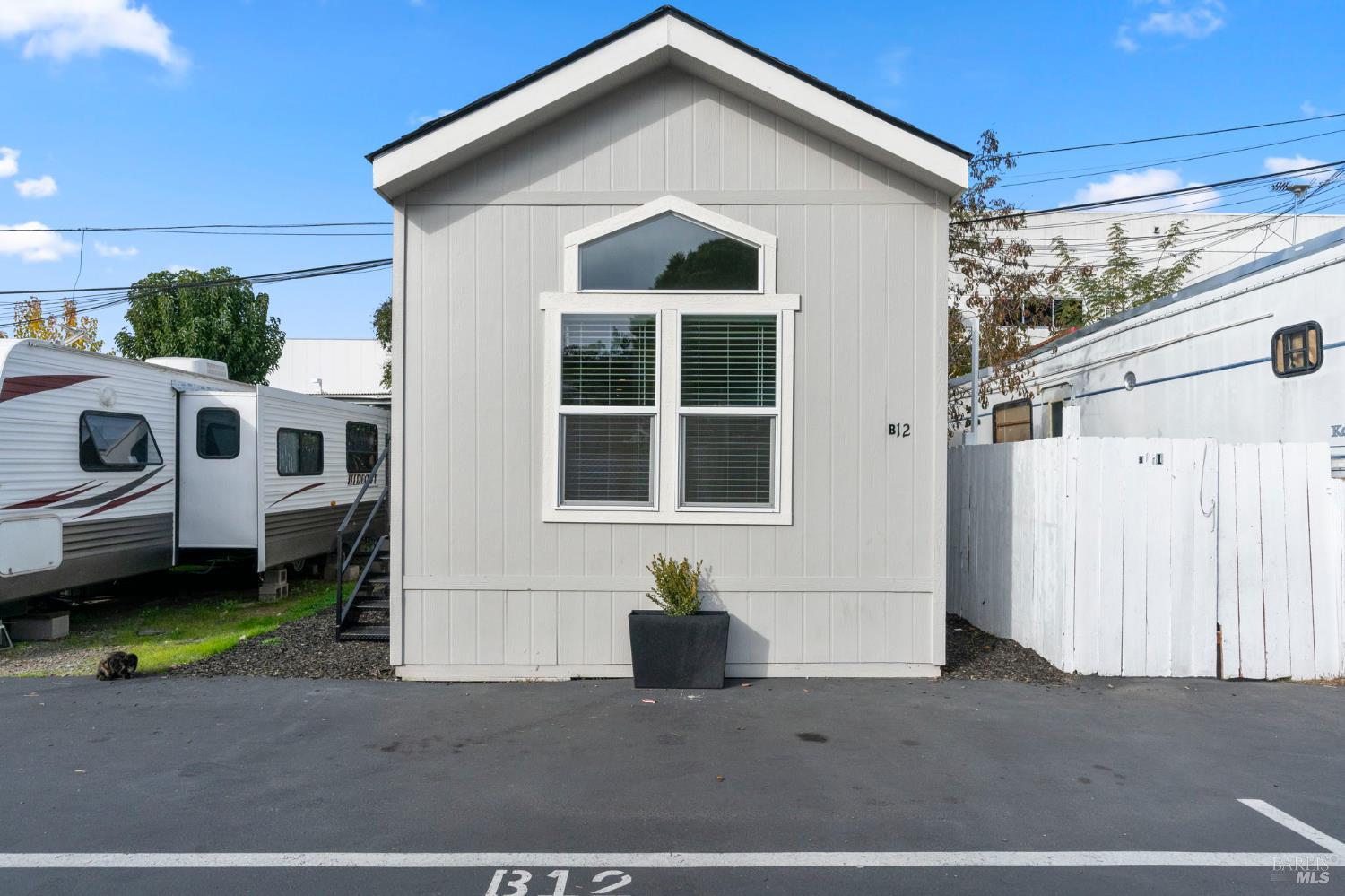 Detail Gallery Image 2 of 16 For 742 Francisco W Blvd B12, San Rafael,  CA 94901 - 1 Beds | 1 Baths