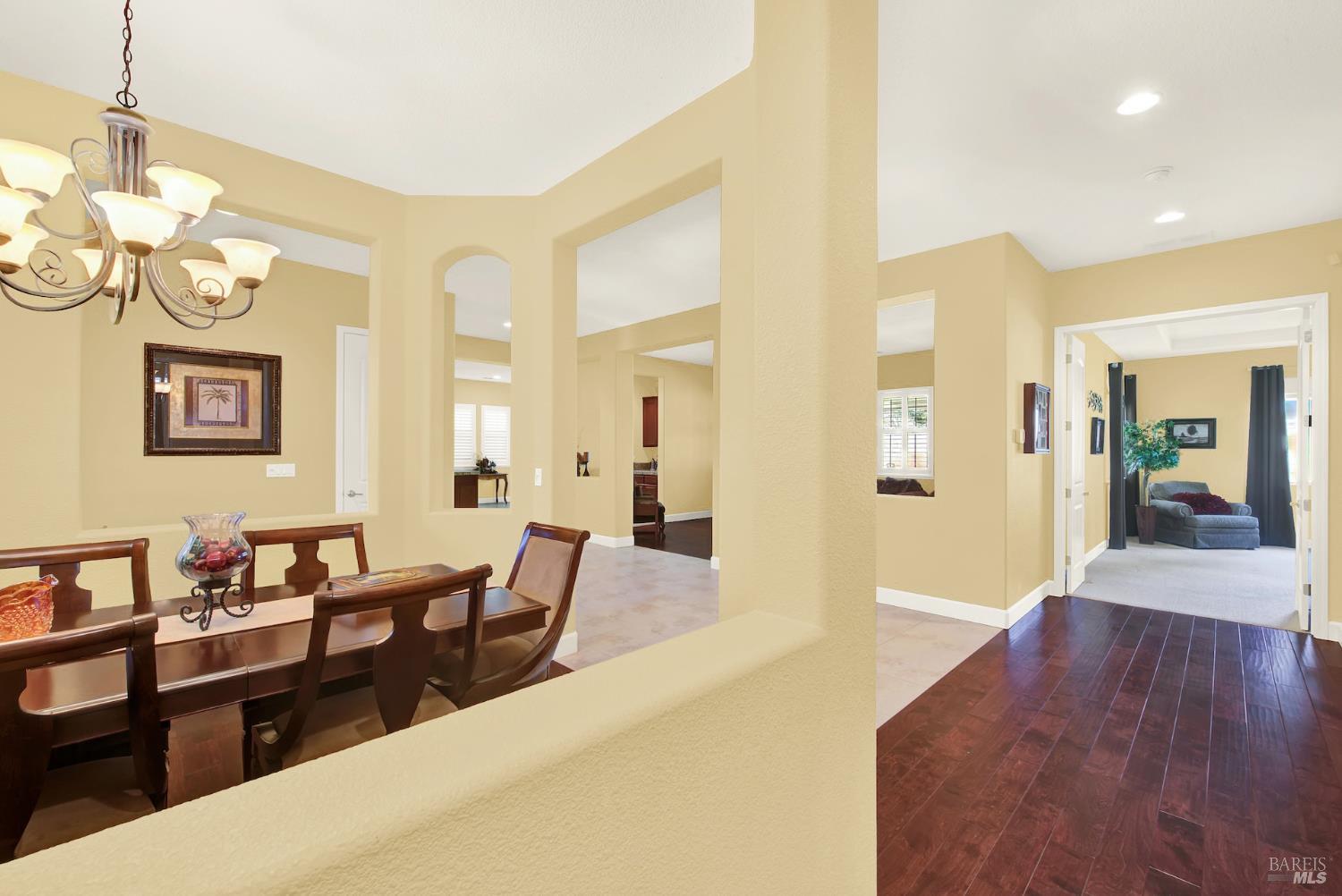 Detail Gallery Image 38 of 86 For 681 Canterbury Cir, Vacaville,  CA 95687 - 3 Beds | 2/1 Baths