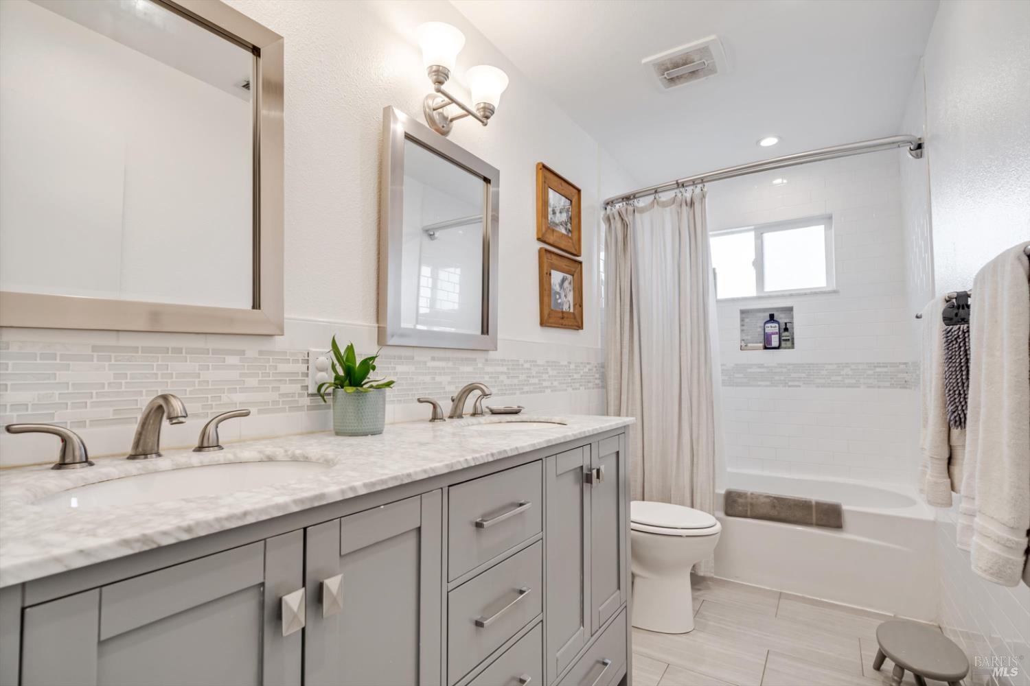 Detail Gallery Image 20 of 27 For 5127 Oak Park Way, Santa Rosa,  CA 95409 - 4 Beds | 3 Baths