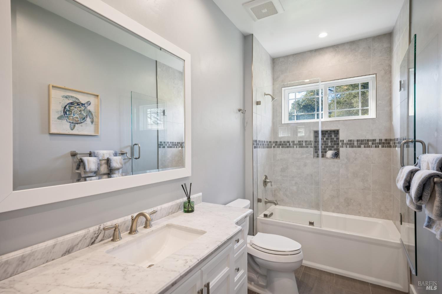 Detail Gallery Image 21 of 62 For 3515 Hidden Hills Dr, Santa Rosa,  CA 95404 - 3 Beds | 3 Baths