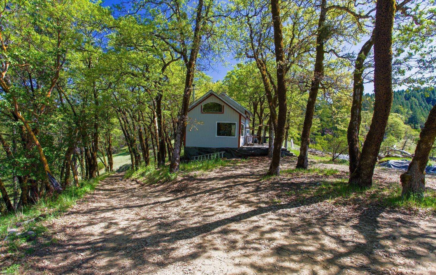 Detail Gallery Image 3 of 12 For 53310 Highway 101 Hwy, Laytonville,  CA 95454 - – Beds | – Baths