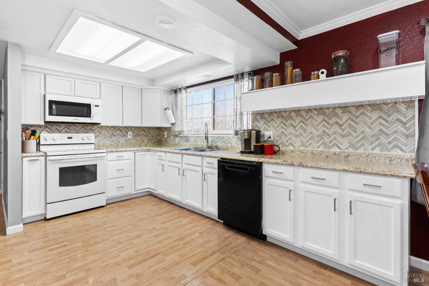 Detail Gallery Image 13 of 48 For 230 James Ct, Vacaville,  CA 95687 - 3 Beds | 2 Baths