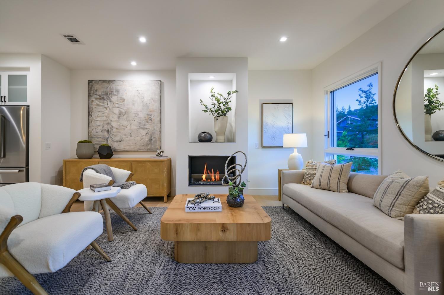 Detail Gallery Image 7 of 26 For 1112 Foster Rd, Napa,  CA 94558 - 2 Beds | 2/1 Baths