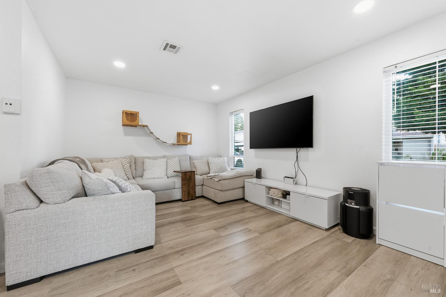 Detail Gallery Image 6 of 30 For 50 El Basset Ct, Fairfield,  CA 94533 - 2 Beds | 1 Baths