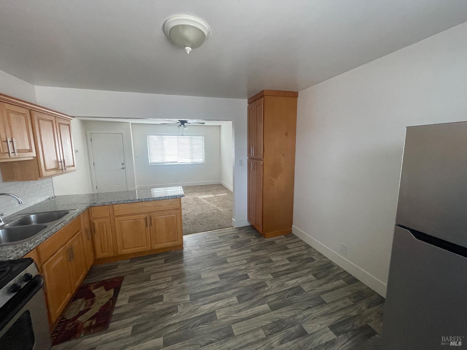 Detail Gallery Image 2 of 8 For 2008 Marin St #B,  Vallejo,  CA 94590 - 2 Beds | 1 Baths