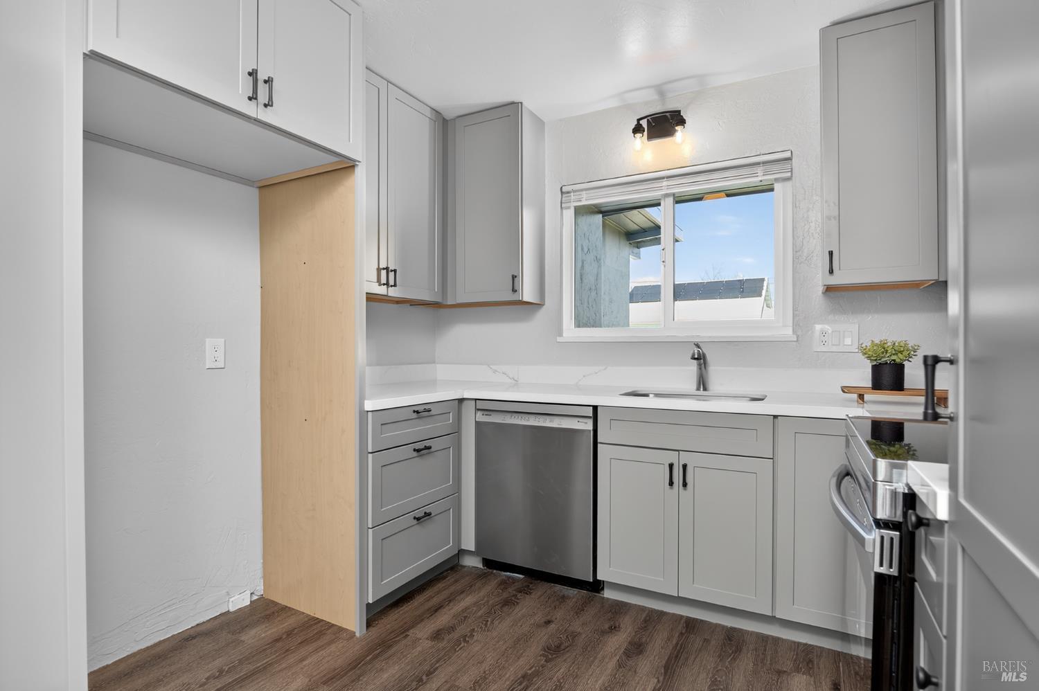 Detail Gallery Image 33 of 44 For 239 Deodara St, Vacaville,  CA 95688 - 3 Beds | 2 Baths