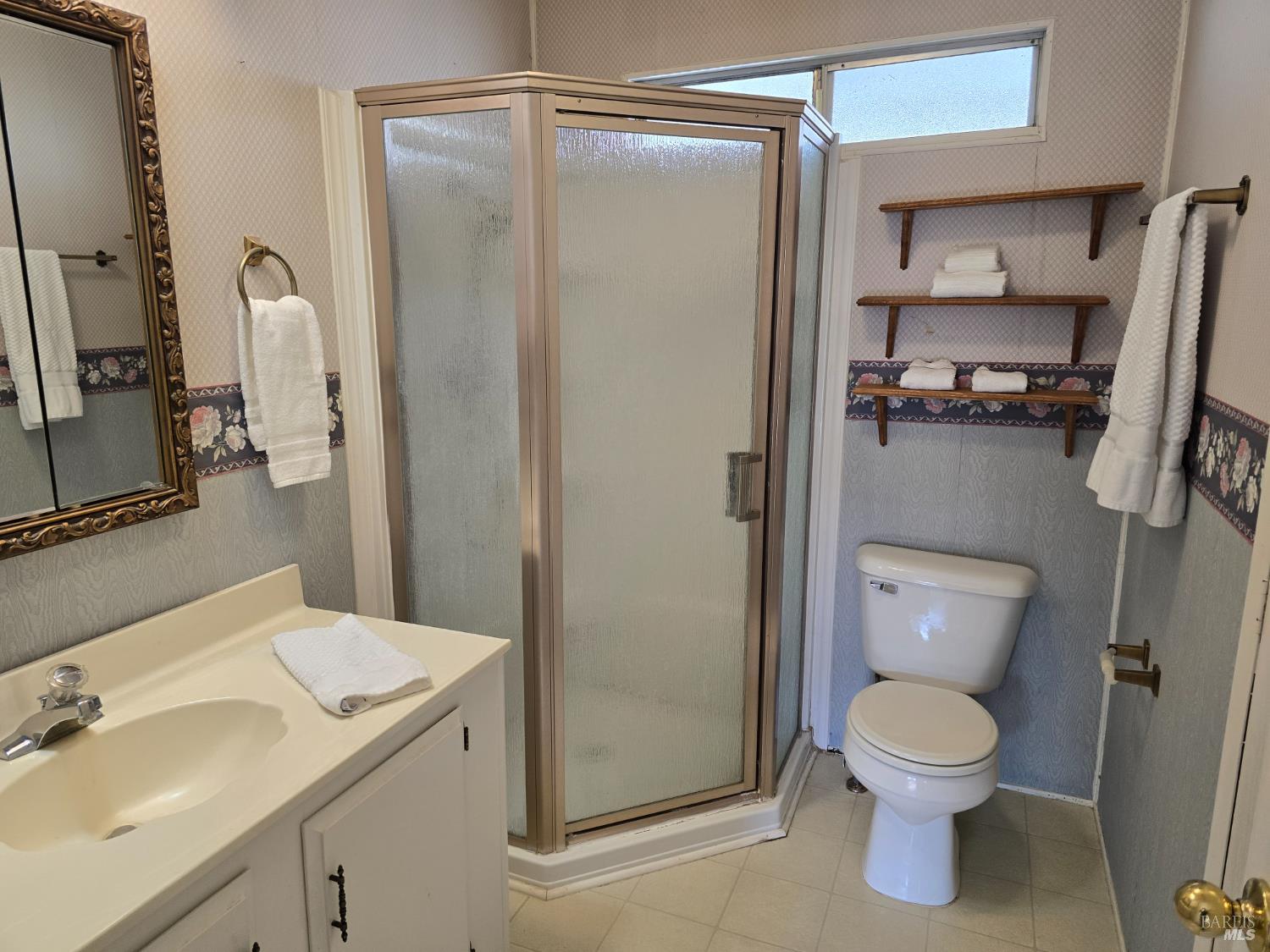 Detail Gallery Image 3 of 20 For 233 Apple Ln, Rohnert Park,  CA 94928 - 2 Beds | 2 Baths
