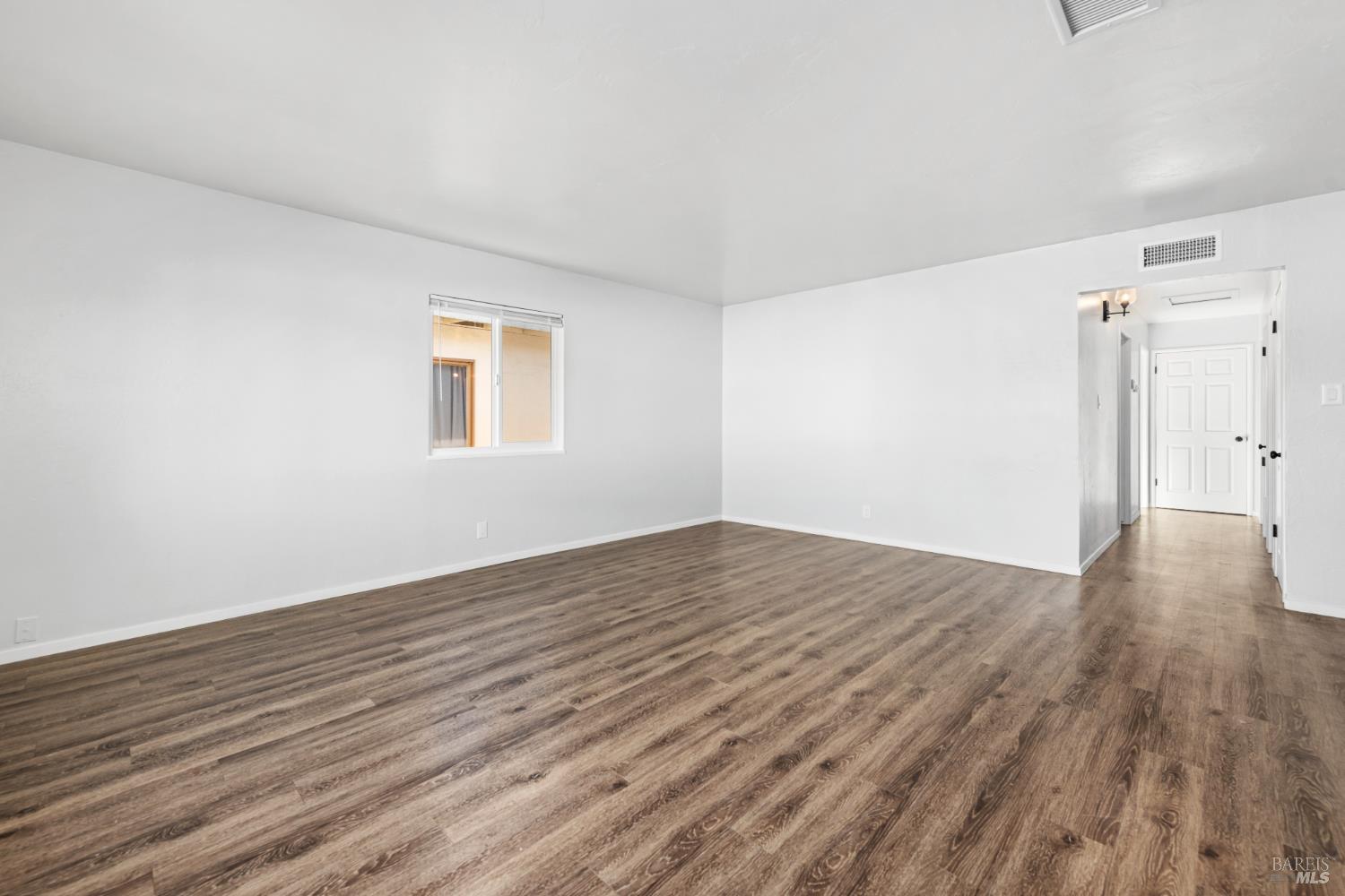 Detail Gallery Image 6 of 44 For 239 Deodara St, Vacaville,  CA 95688 - 3 Beds | 2 Baths