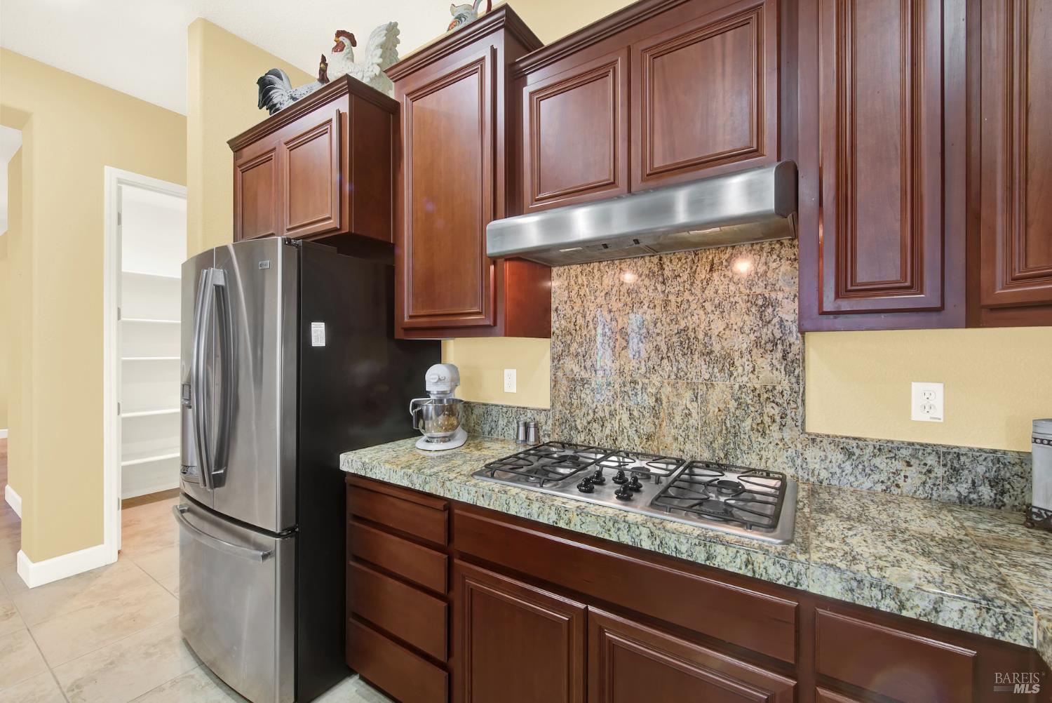 Detail Gallery Image 21 of 86 For 681 Canterbury Cir, Vacaville,  CA 95687 - 3 Beds | 2/1 Baths