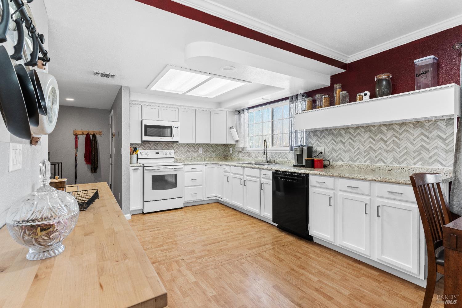 Detail Gallery Image 15 of 48 For 230 James Ct, Vacaville,  CA 95687 - 3 Beds | 2 Baths