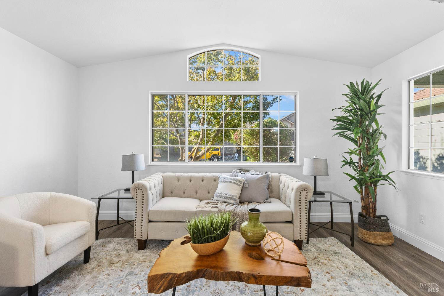 Detail Gallery Image 7 of 45 For 695 Fountain Way, Dixon,  CA 95620 - 4 Beds | 2 Baths