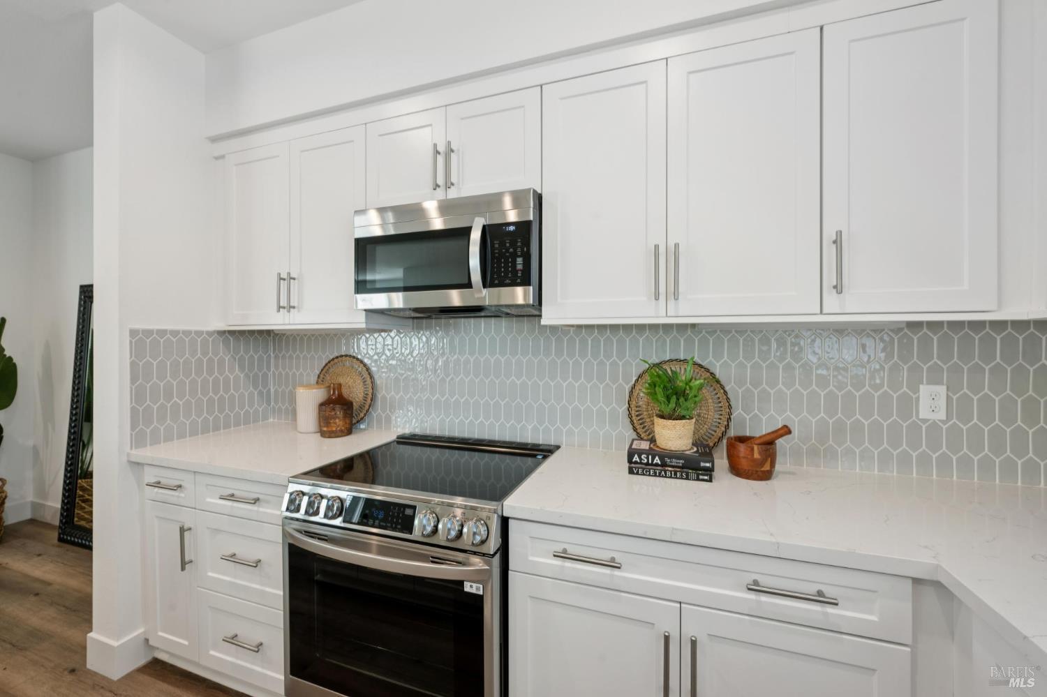 Detail Gallery Image 20 of 49 For 2716 Amora Cir, Santa Rosa,  CA 95407 - 4 Beds | 3/1 Baths