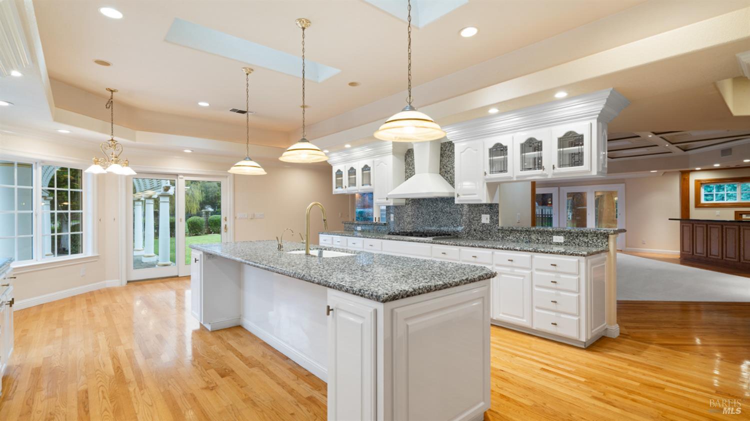 Detail Gallery Image 16 of 64 For 1783 Green Acres Ln, Fairfield,  CA 94534 - 5 Beds | 5/1 Baths